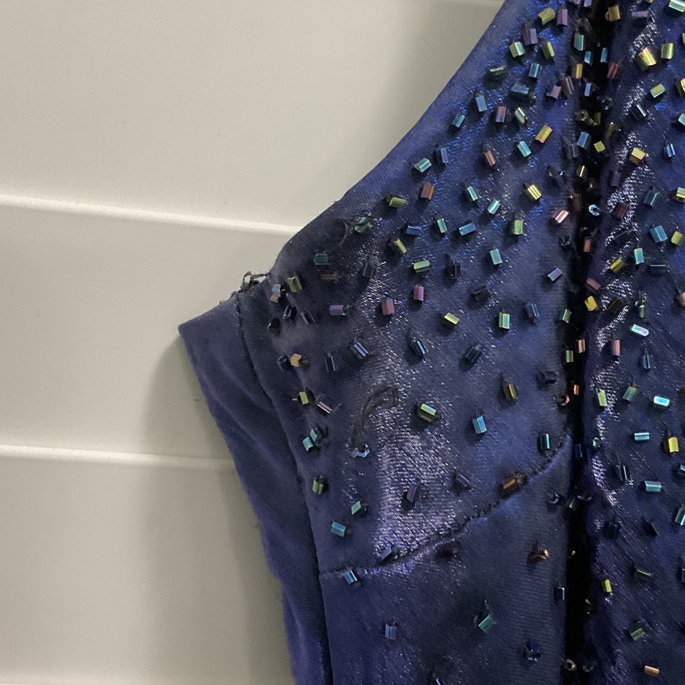 90’s Cachet deep purple iridescent Beaded V-Neck Evening Gown - Picture 7 of 9